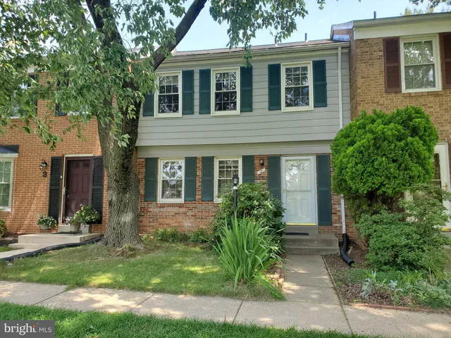 front view of house with a yard