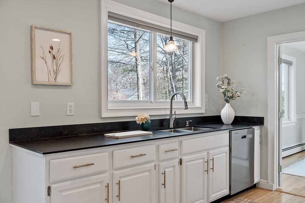 1 Roosevelt Drive Acton, MA 01720 - Photo 9 of 34