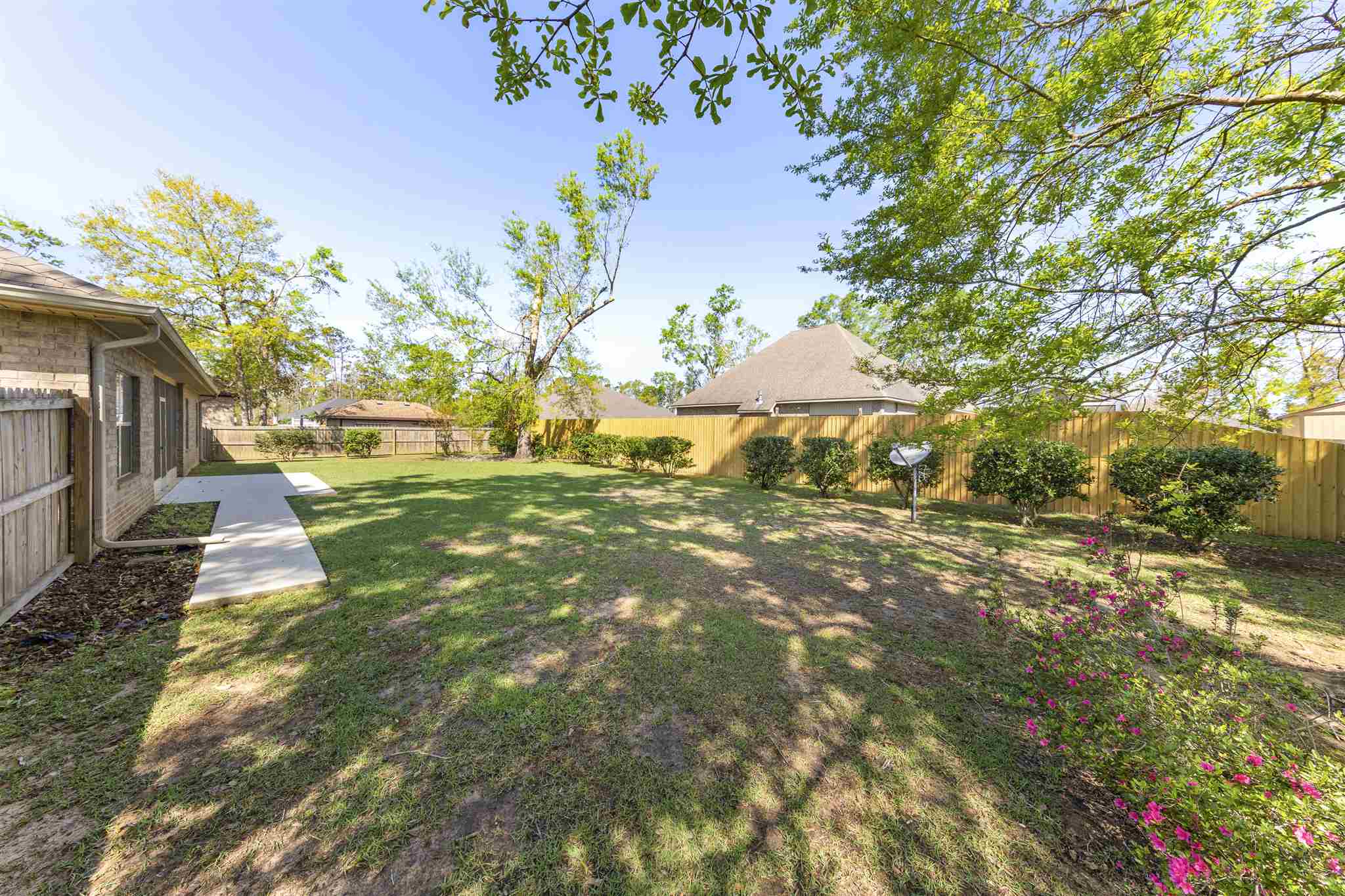 721 Edinburgh Avenue Foley, AL 36535 - Photo 2 of 38