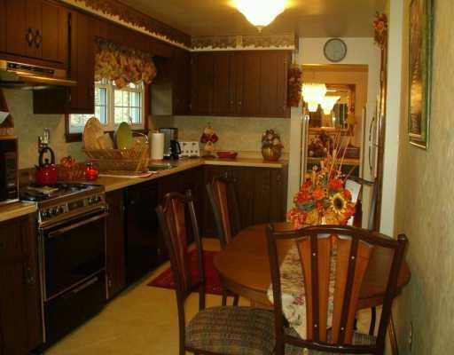 124 Laurel Way Spring Church, PA 15686 - Photo 4 of 8 Kitchen.