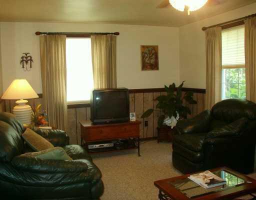 124 Laurel Way Spring Church, PA 15686 - Photo 5 of 8 Den/Family/Great Room.