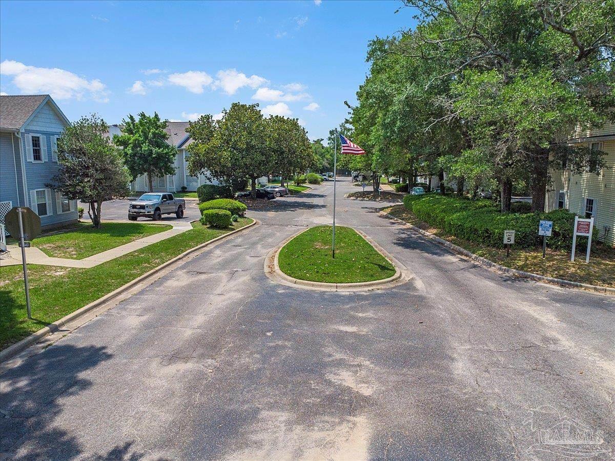 601 East Burgess Road, Unit J2 Pensacola, FL 32504 - Photo 5 of 38 a view of a basketball court