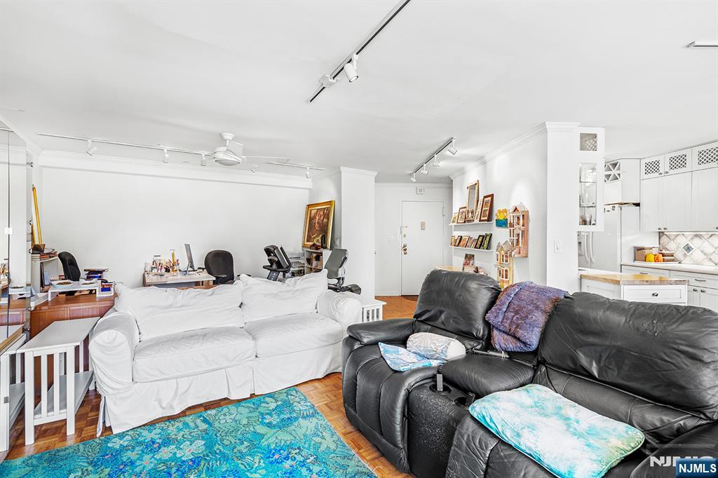1375 River Road, Unit 1E Edgewater, NJ 07020 - Photo 11 of 24
