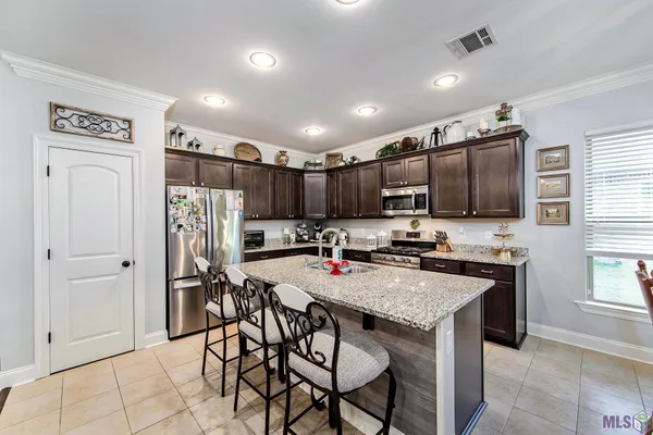 $299,900 | 149 Magnolia Bluff Drive, Gray, LA 70359
