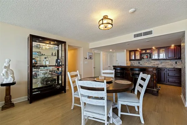 $6,000 | 7650 Bayshore Drive, Unit 1005, Treasure Island, FL 33706