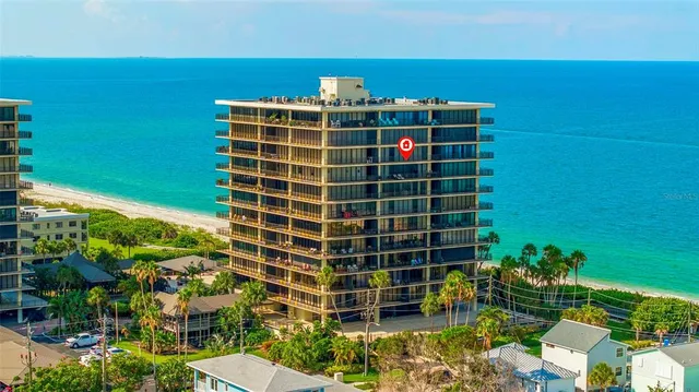 a view of a garden with flowers