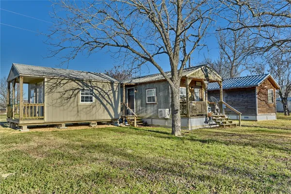$650 | 320 Gulf Avenue, Unit A, Caldwell, TX 77836