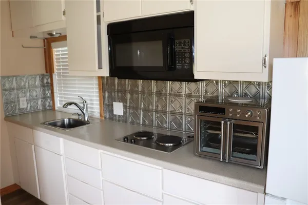 $650 | 320 Gulf Avenue, Unit A, Caldwell, TX 77836