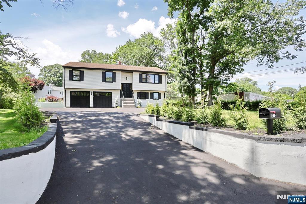 415 Goffle Road Wyckoff, NJ 07481 - Photo 4 of 25