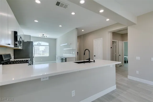 $3,750 | 10914 Moonbeam Glow Lane, Las Vegas, NV 89135