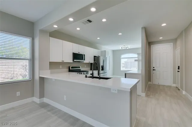 $3,750 | 10914 Moonbeam Glow Lane, Las Vegas, NV 89135