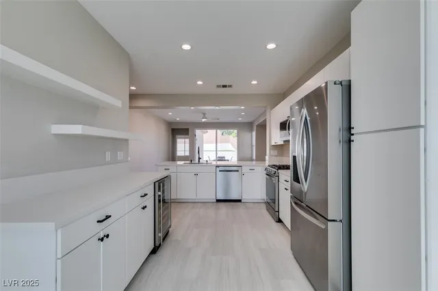 $3,750 | 10914 Moonbeam Glow Lane, Las Vegas, NV 89135