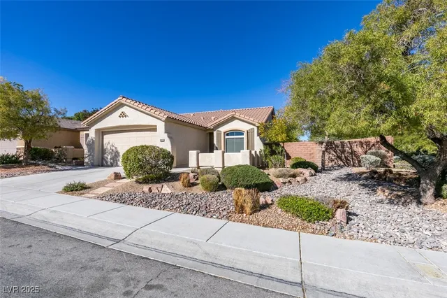 $3,750 | 10914 Moonbeam Glow Lane, Las Vegas, NV 89135
