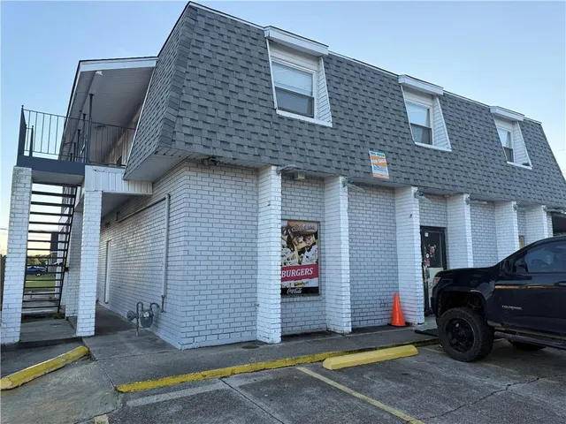 $1,100 | 2524 Pecan Drive, Unit B, Chalmette, LA 70043