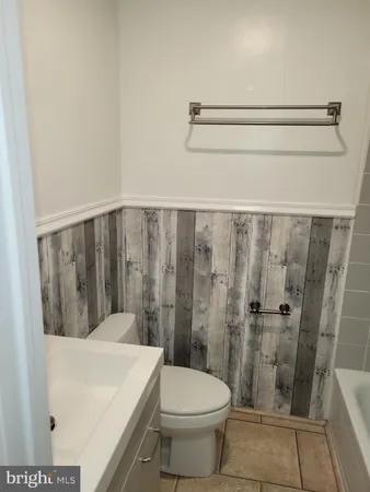 $1,975 | 1331 Astor Street, Unit 2, Norristown, PA 19401