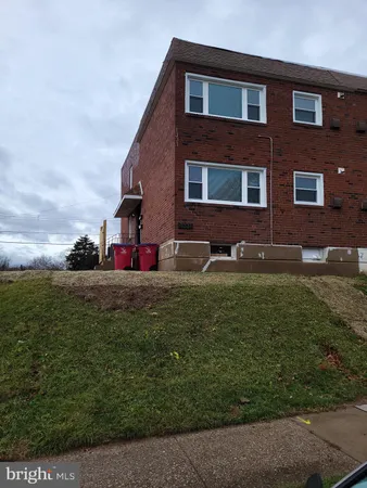 $1,975 | 1331 Astor Street, Unit 2, Norristown, PA 19401