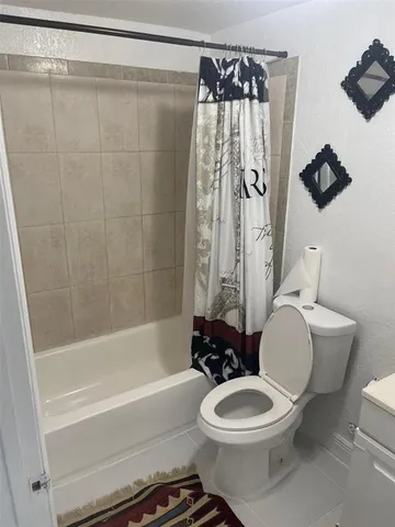 $1,400 | 408 Southwest 68th Avenue, Pembroke Pines, FL 33023