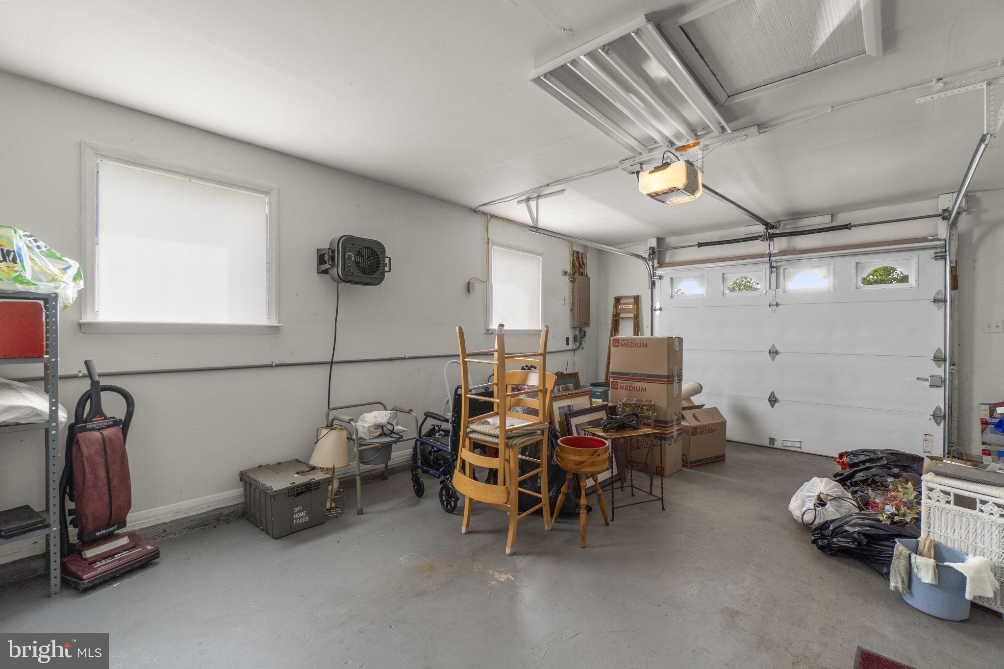 557 Oak Tree Road Westminster, MD 21157 - Photo 26 of 42 Garage