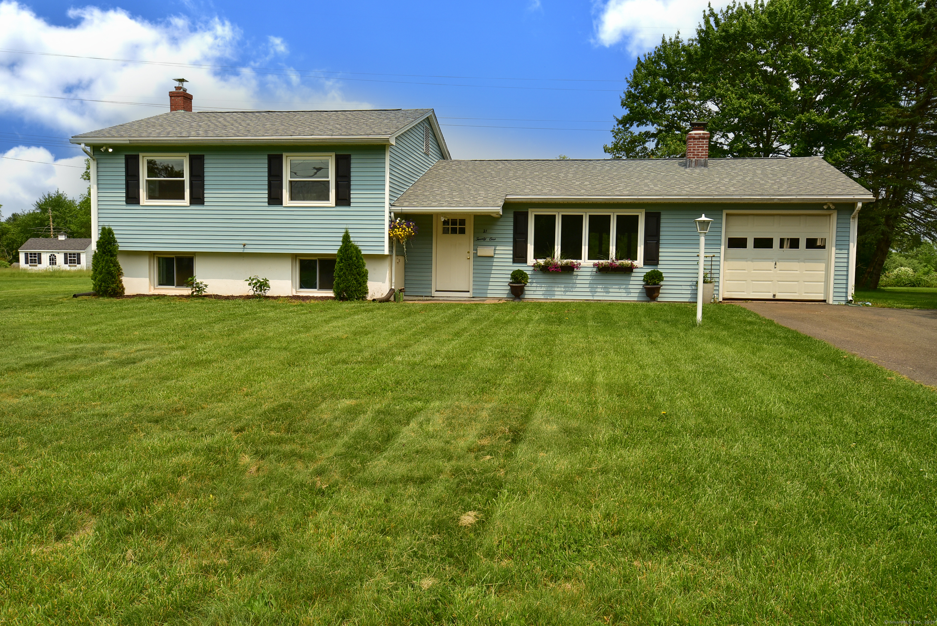 21 Craigmore Road Bloomfield, CT 06002 - Photo 1 of 1