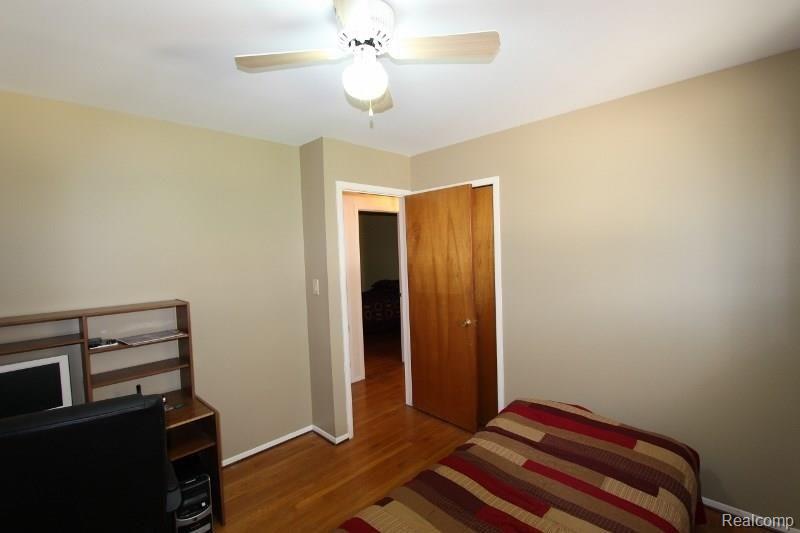 2405 Oakcrest Road Sterling Heights, MI 48310 - Photo 13 of 23 16.jpg