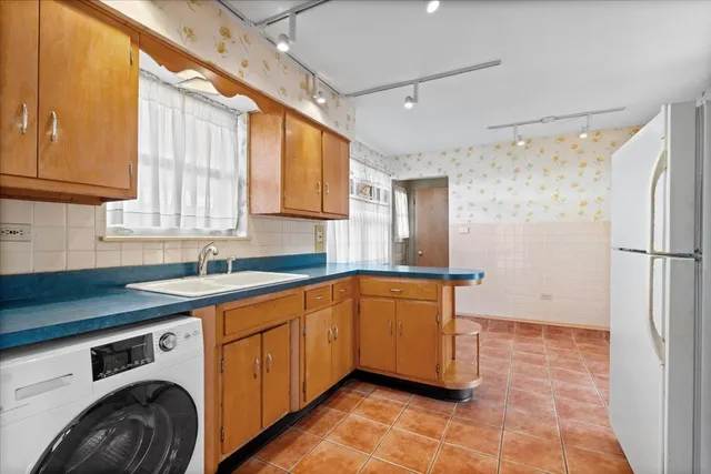 $465,000 | 3404 Crain Street, Skokie, IL 60076