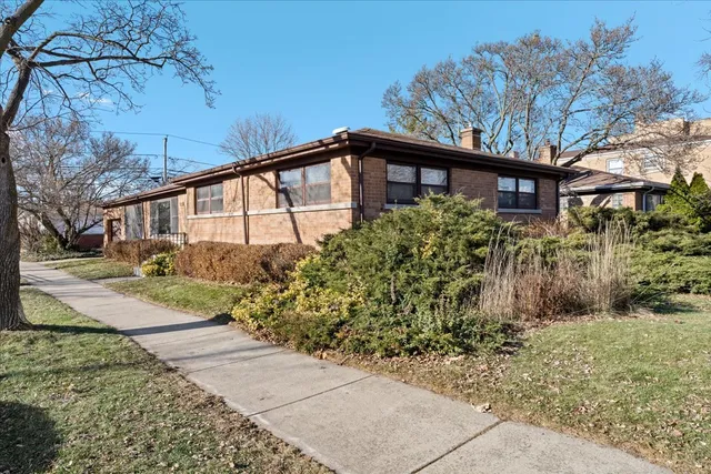 $465,000 | 3404 Crain Street, Skokie, IL 60076