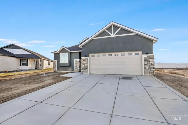 $373,900 | 2056 Lowline Avenue, Twin Falls, ID 83301