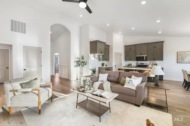 $373,900 | 2056 Lowline Avenue, Twin Falls, ID 83301