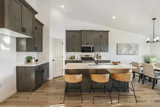 $373,900 | 2056 Lowline Avenue, Twin Falls, ID 83301