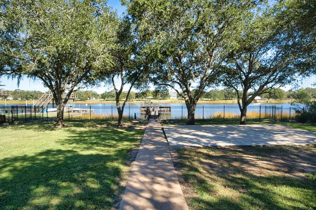 $425,000 | 6418 County Road 659, Brazoria, TX 77422