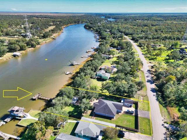 $425,000 | 6418 County Road 659, Brazoria, TX 77422