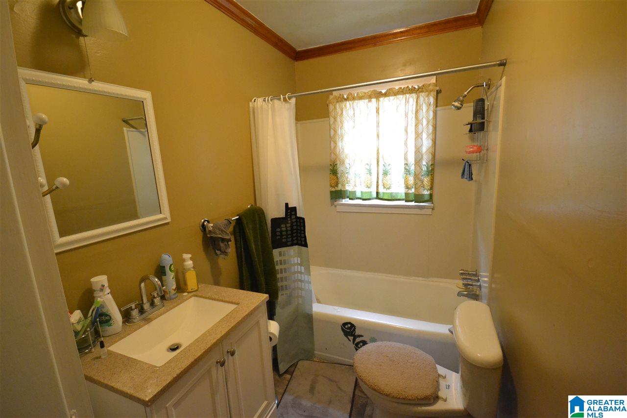 1421 16th Way Southwest Birmingham, AL 35211 - Photo 4 of 5