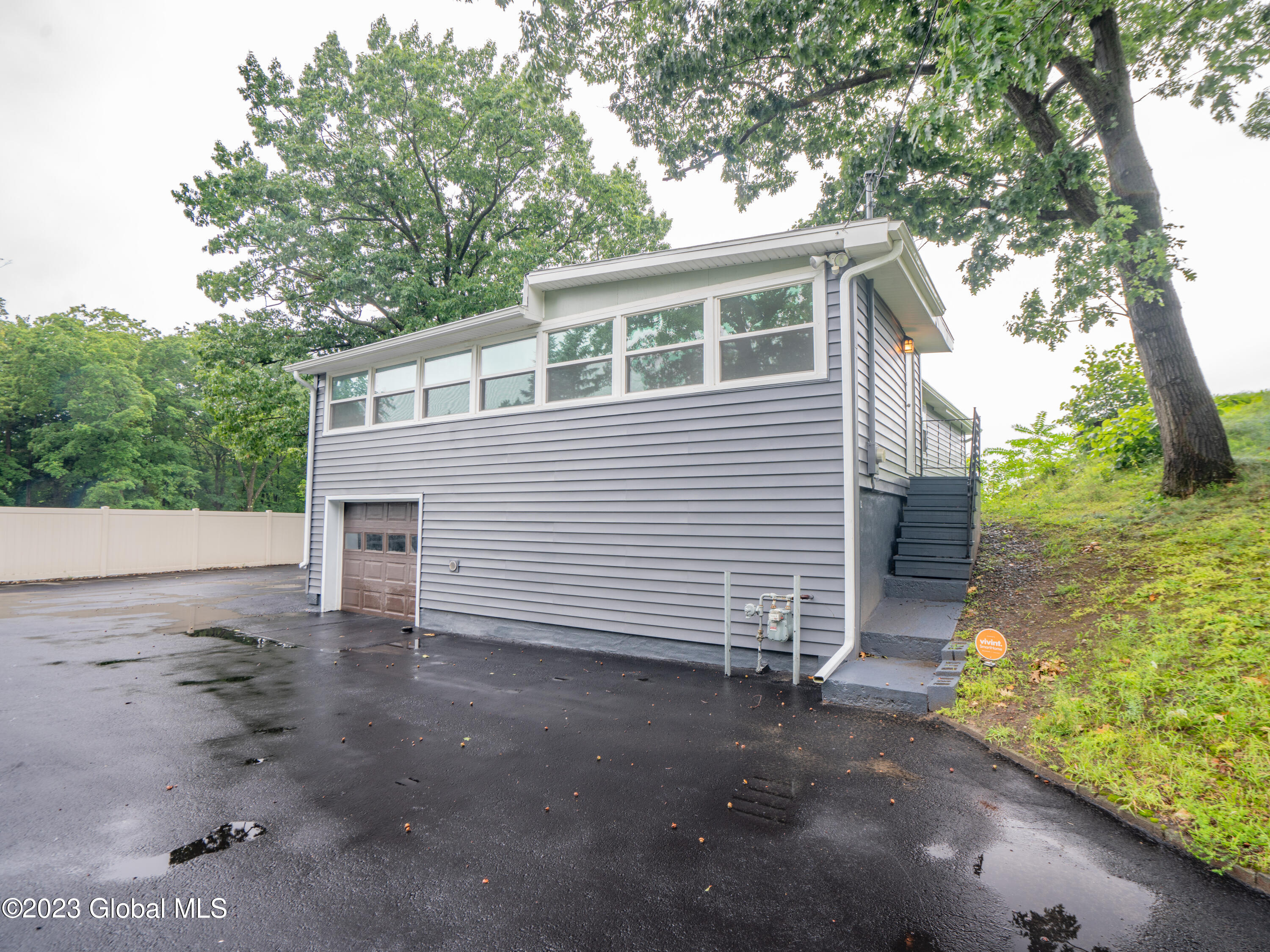 9 Alix Road Colonie, NY 12047 - Photo 3 of 23 DSC04559