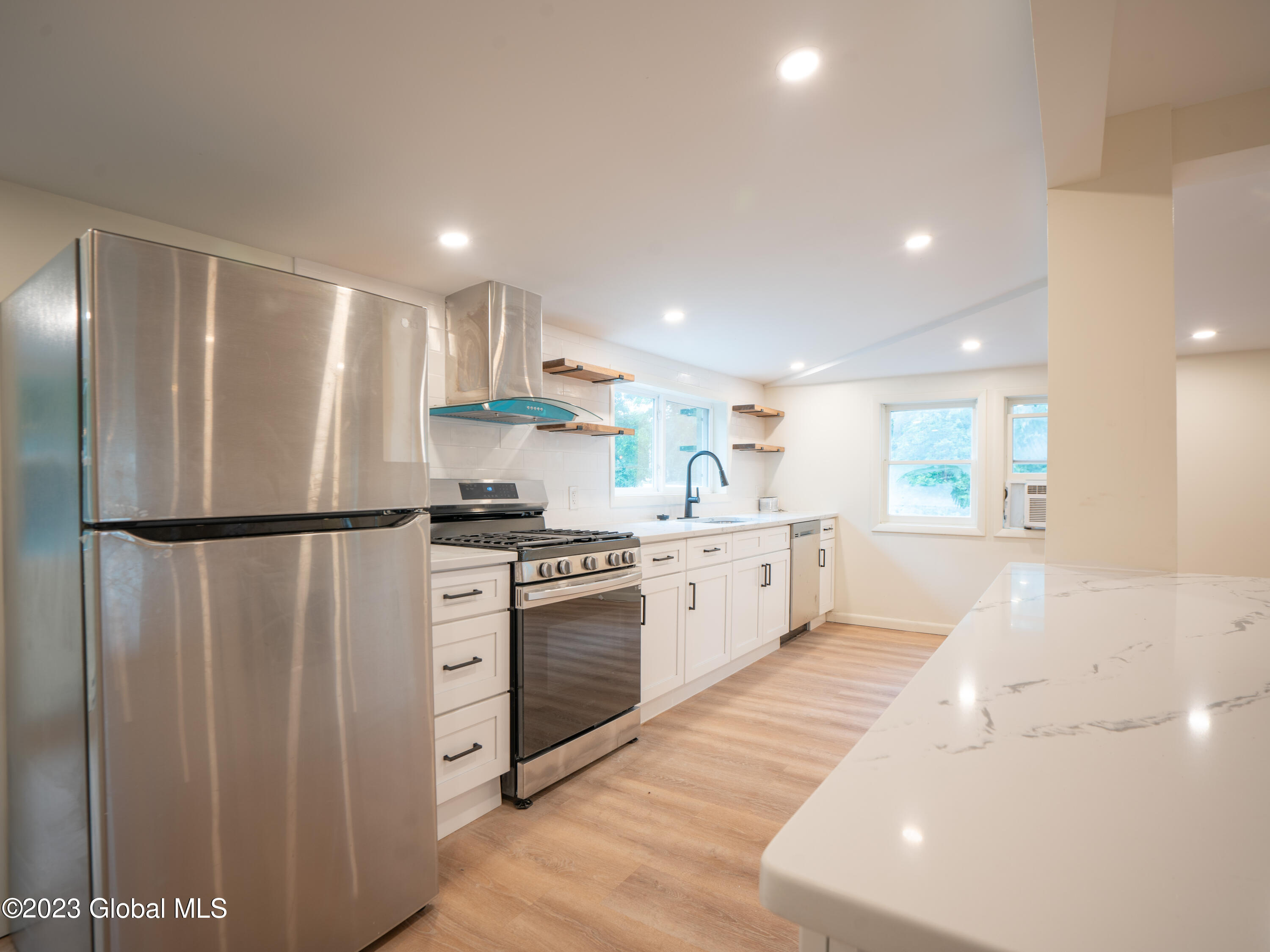 9 Alix Road Colonie, NY 12047 - Photo 6 of 23 DSC04563