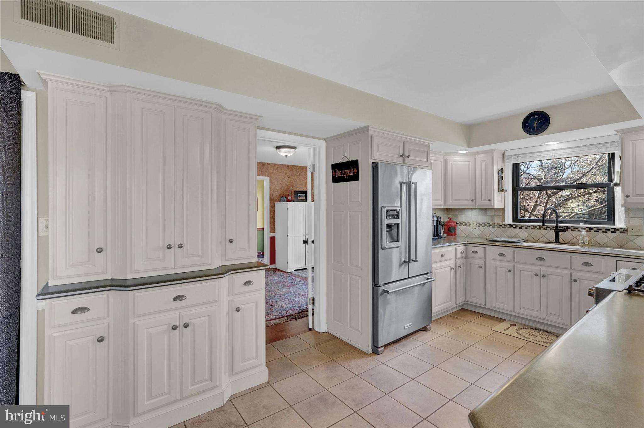 3100 Round Hill Road York, PA 17402 - Photo 17 of 36 Gallery Image 17