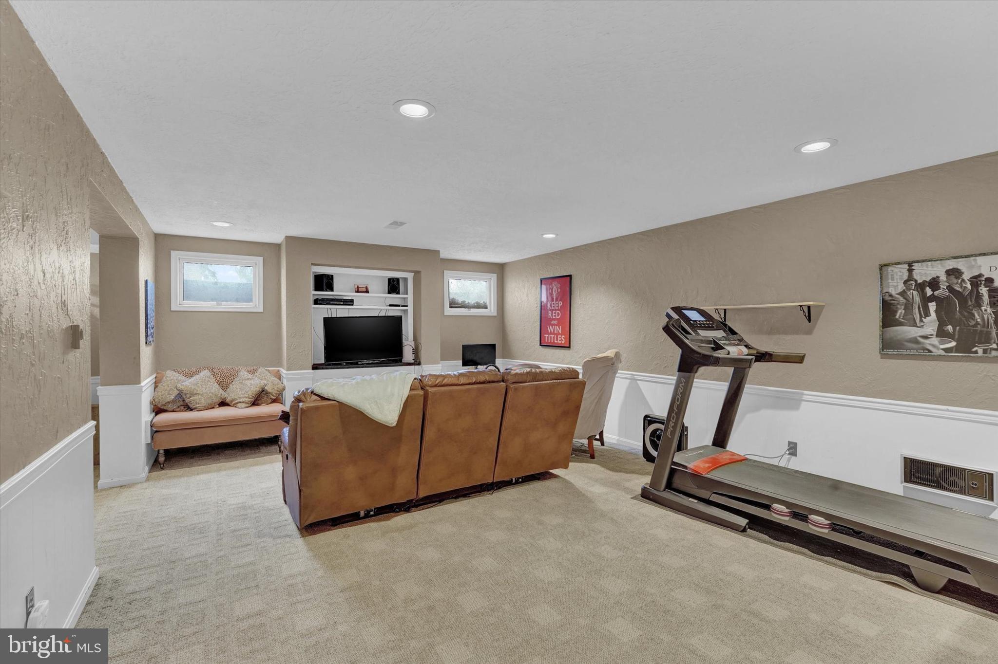 3100 Round Hill Road York, PA 17402 - Photo 29 of 36 Gallery Image 29
