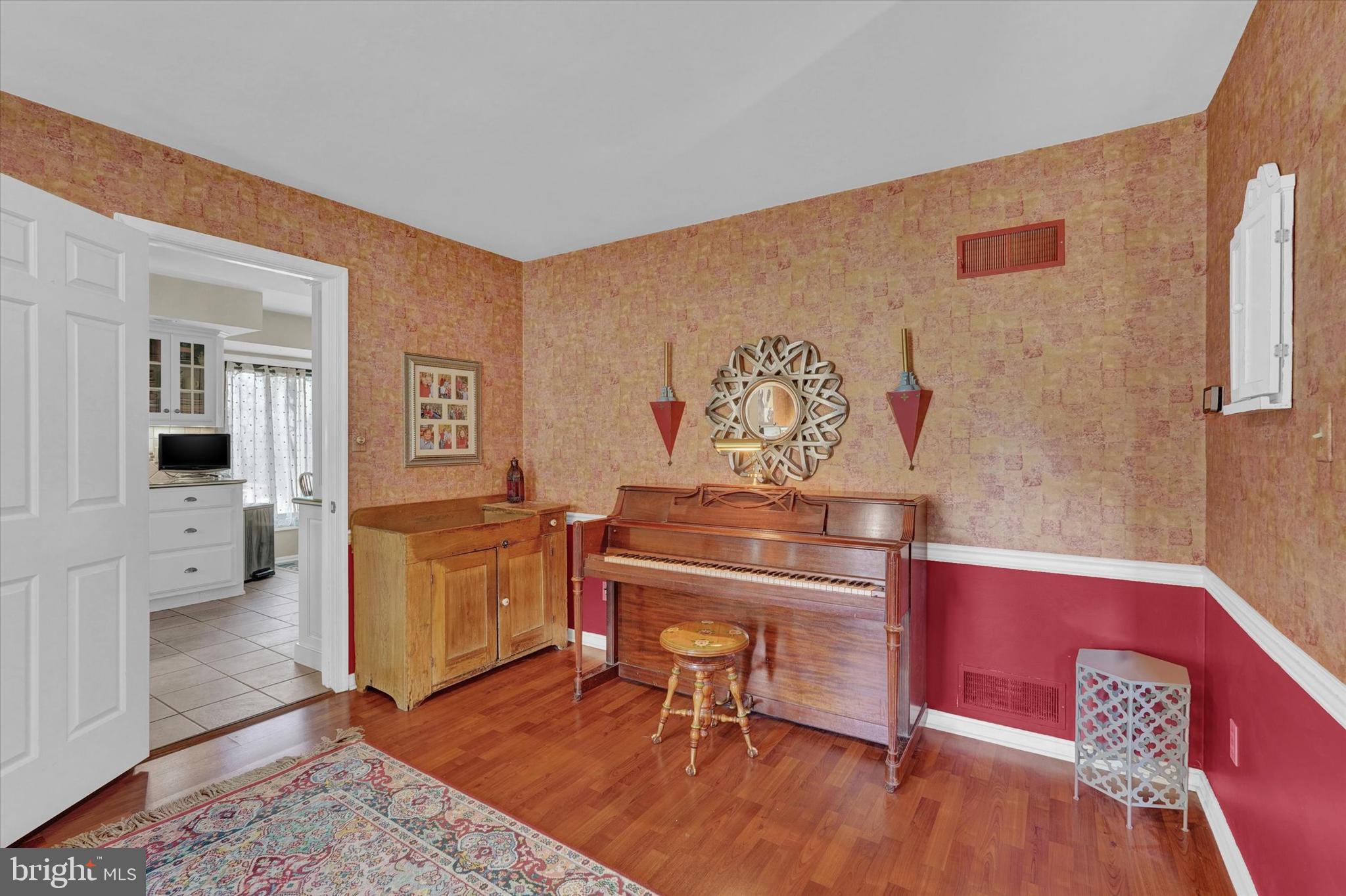 3100 Round Hill Road York, PA 17402 - Photo 7 of 36 Gallery Image 7