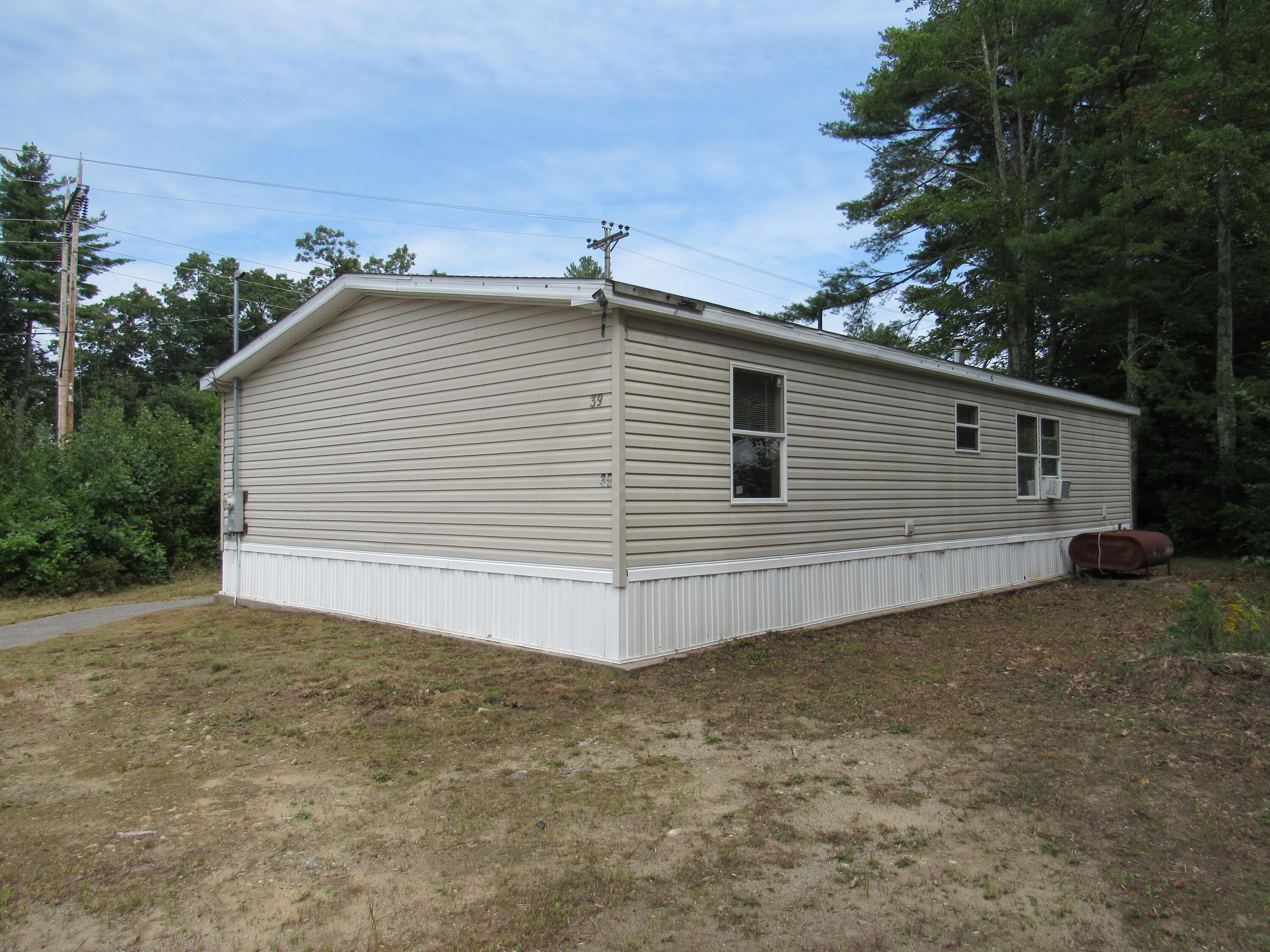 39 Old Post Road Sanford, ME 04073 - Photo 2 of 38 IMG_7443
