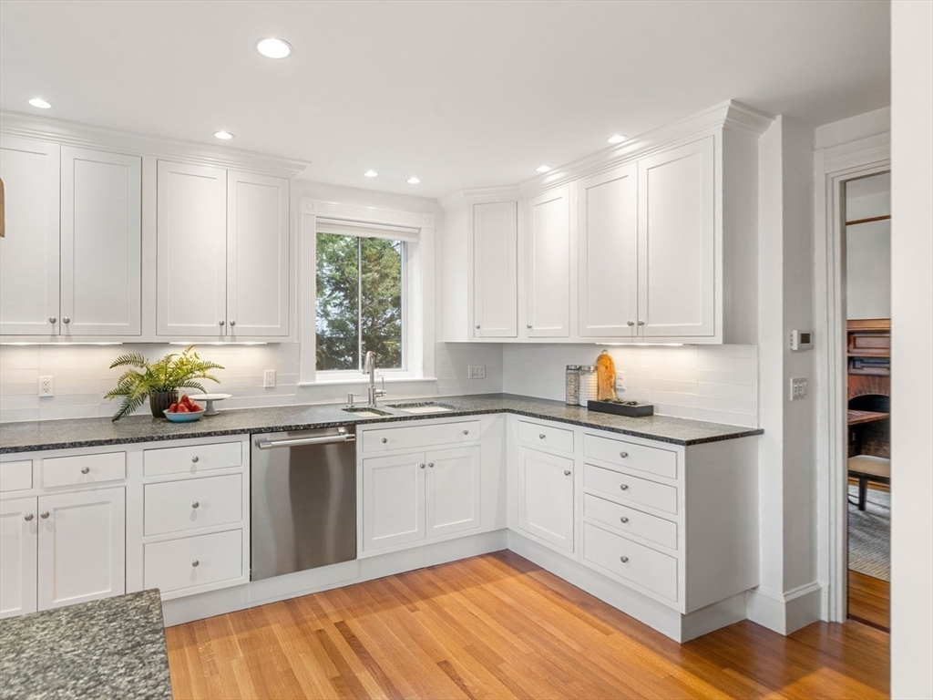 44 Putnam Street Newton, MA 02465 - Photo 9 of 40