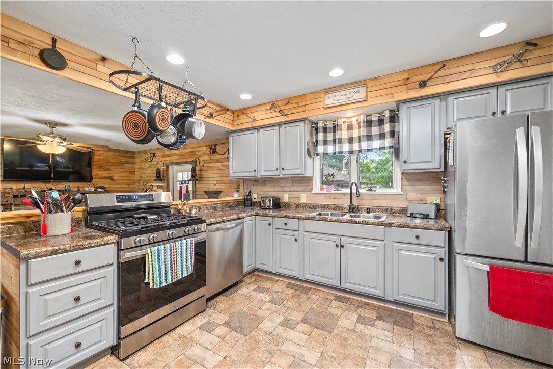 37581 Capel Road Grafton, OH 44044 - Photo 6 of 49