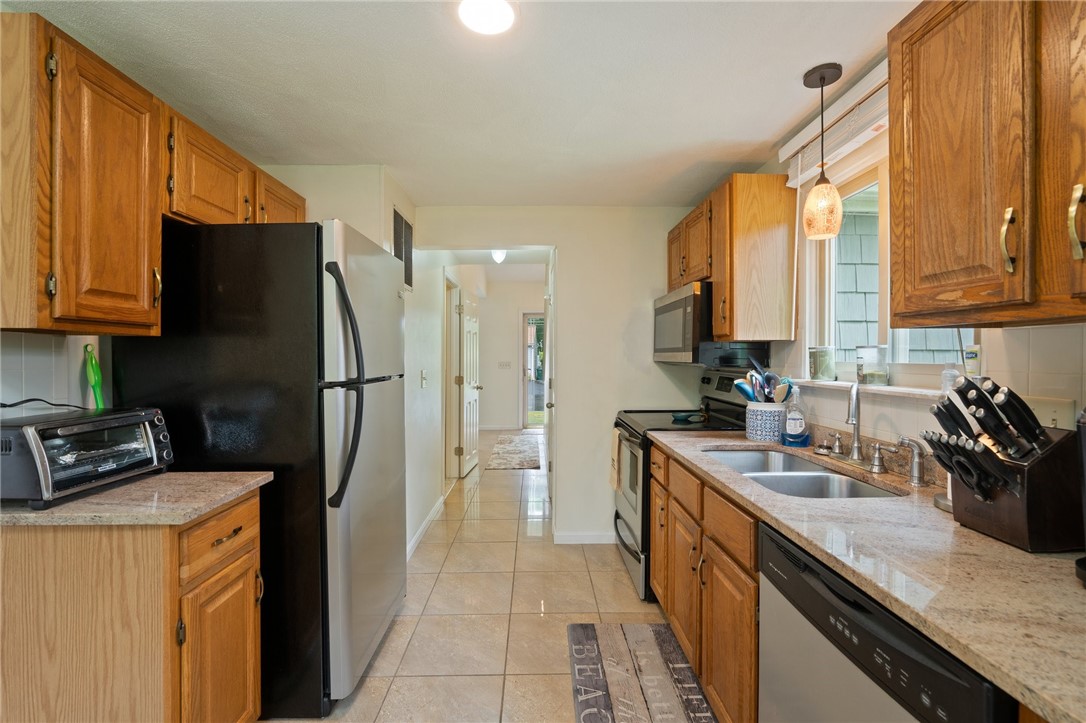 236 Old Forge Road, Unit 10 Warwick, RI 02818 - Photo 6 of 30
