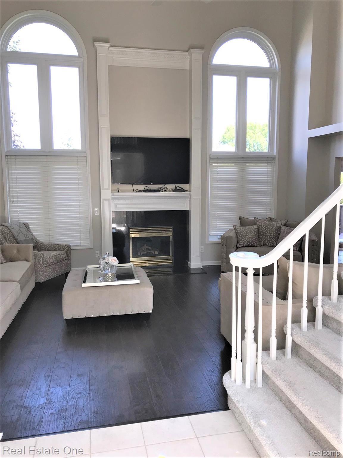 2518 Dover Rochester, MI 48309 - Photo 13 of 29 fireplace.jpg