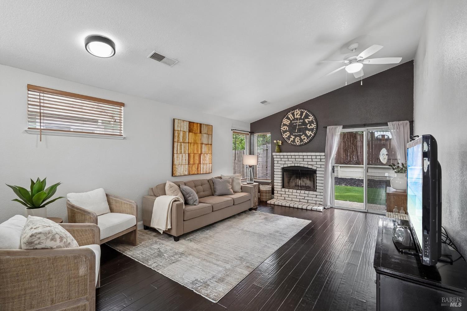 2129 Marshall Road Vacaville, CA 95687 - Photo 7 of 34
