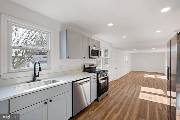 $419,900 | 325 East Roosevelt Avenue, New Castle, DE 19720