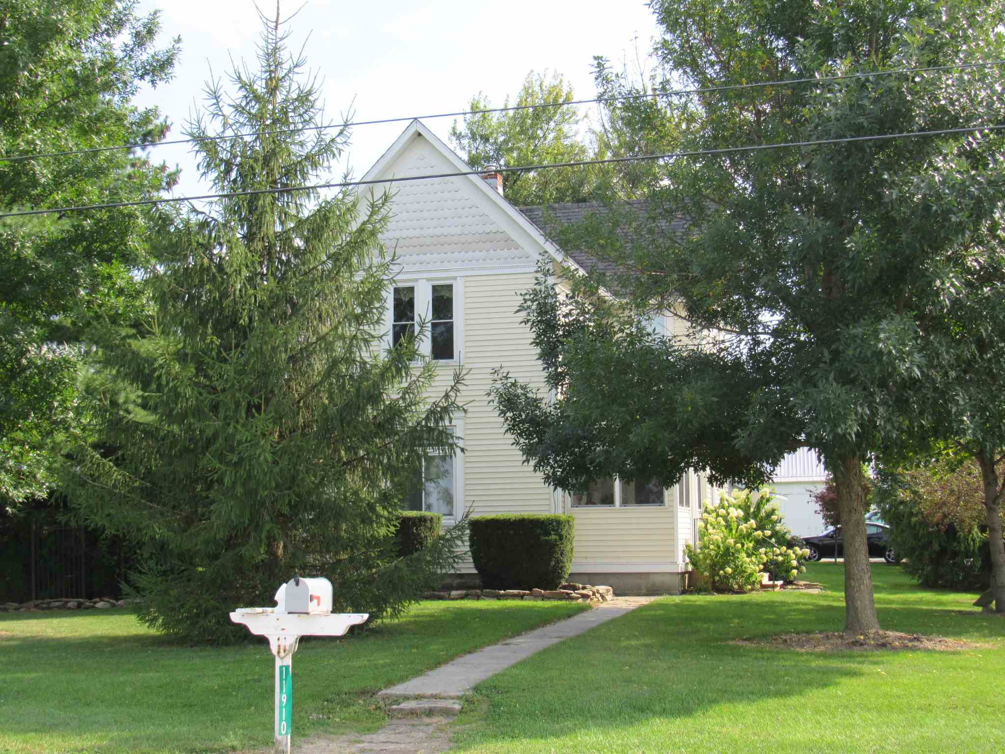 11910 Monroeville Road Monroeville, IN 46773 - Photo 2 of 32
