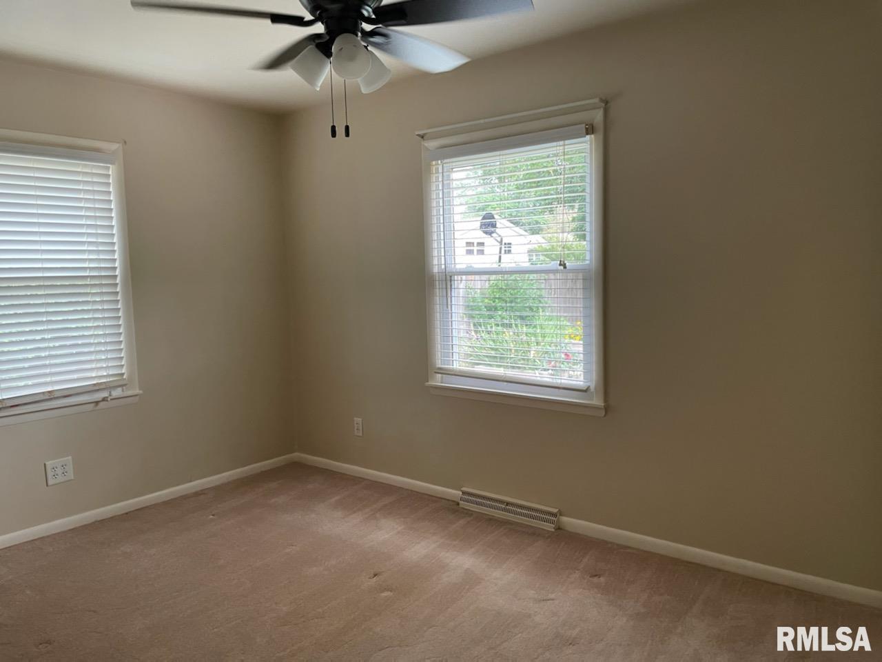 126 Dickinson Road Springfield, IL 62704 - Photo 12 of 20 Gallery Image 12