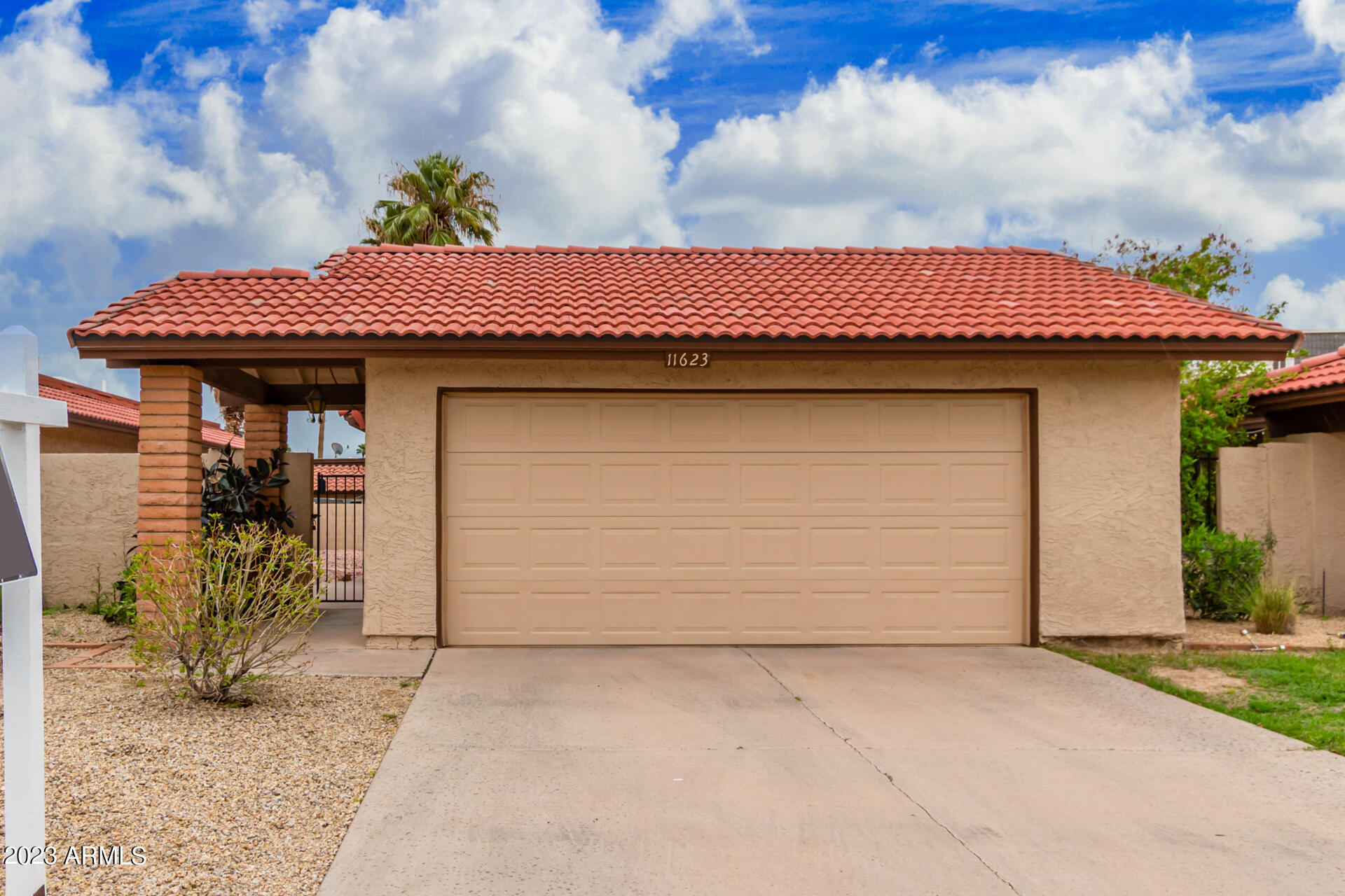 11623 South Ki Road Phoenix, AZ 85044 - Photo 1 of 20 804E06E4-EA02-4BB5-ABDE-47FD9C7FAD34
