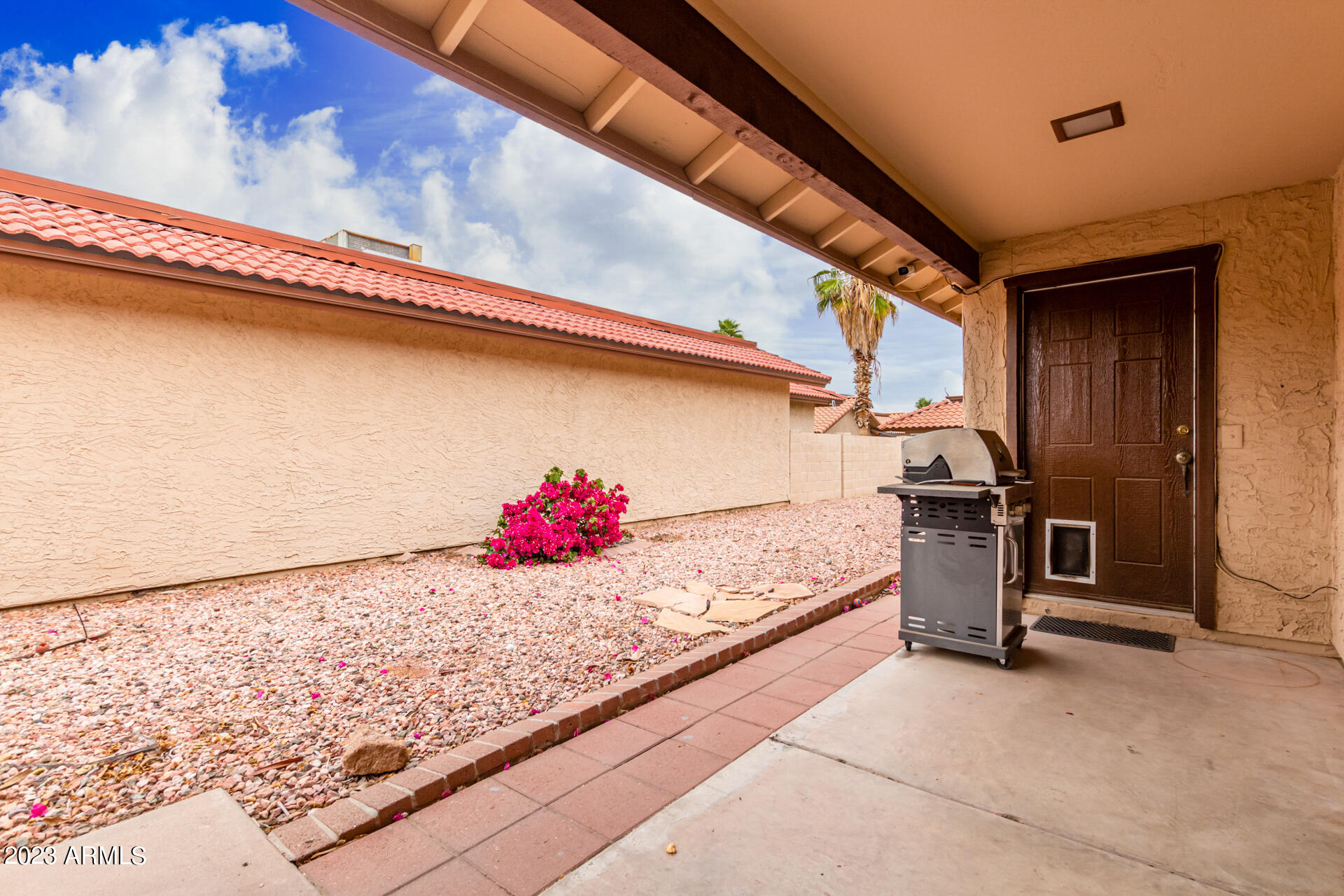 11623 South Ki Road Phoenix, AZ 85044 - Photo 4 of 20 22A3EE5F-C8EB-4681-BBE0-9B554B409924