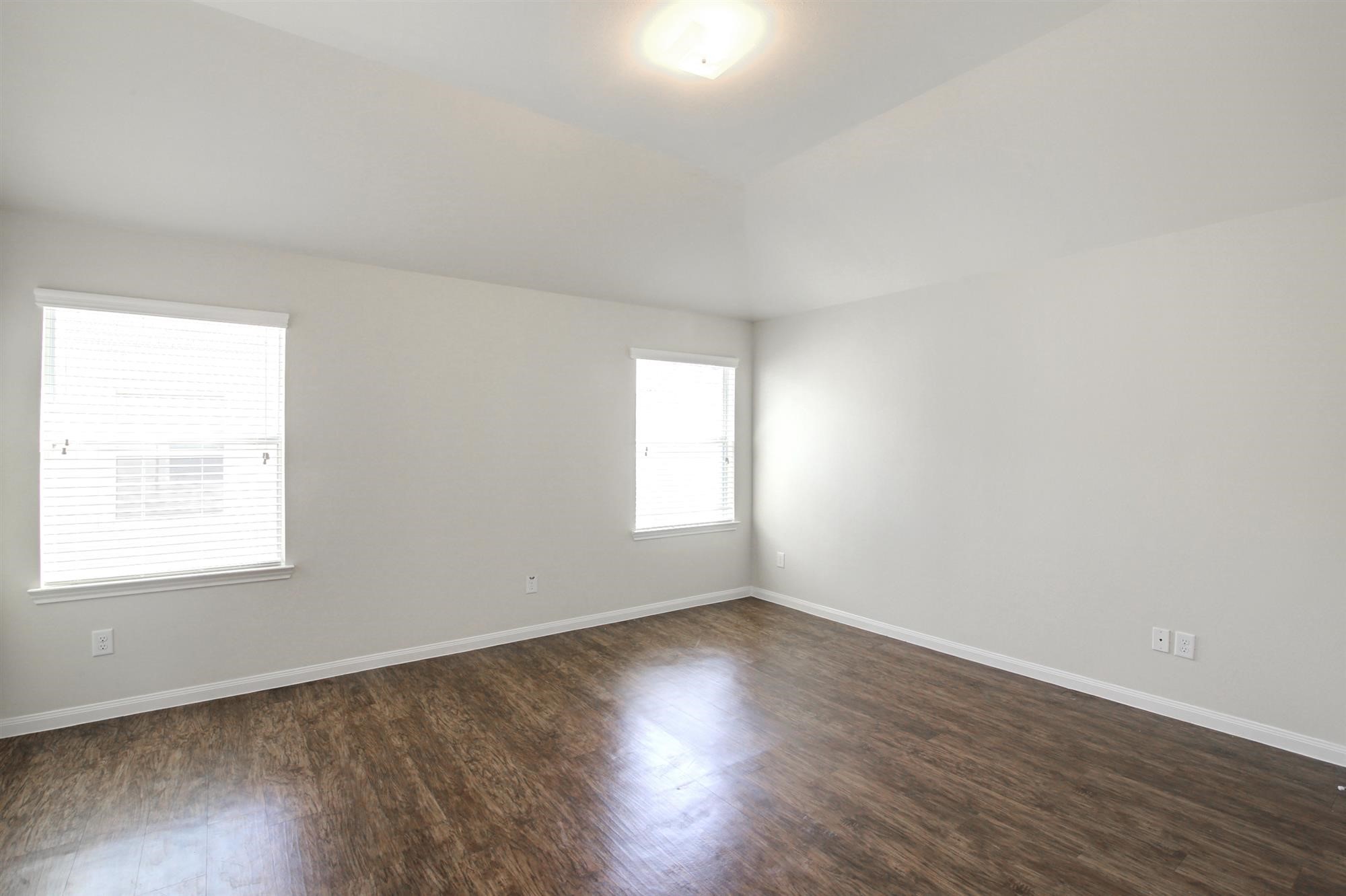 8922 San Alberto Houston, TX 77017 - Photo 14 of 19 Photos may be representative of the floor plan and not the exact home. Finishes, layout, and features of the actual property for lease may vary.