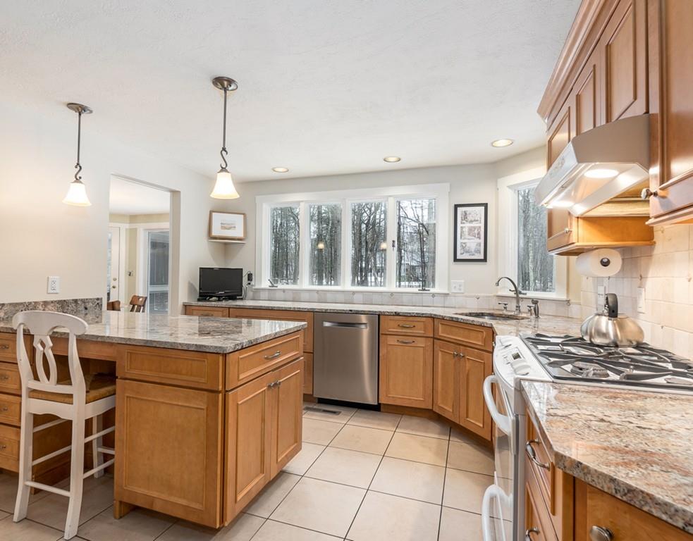 122 Newtown Road Acton, MA 01720 - Photo 9 of 41 Gallery Image 9